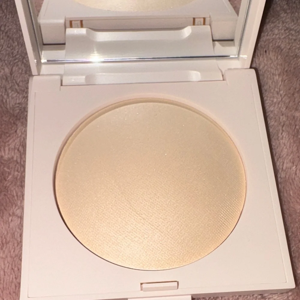 Laura Mercier Real Flawless Luminous Perfecting Pressed Powder